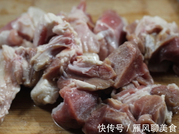 调料|炖羊肉时，调料很关键！学会“3放2不放”，羊汤香浓鲜美好喝