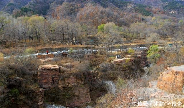 进出|曾进出靠“天梯”的太行山小村庄，如今凭影视剧走红，秋色太美了