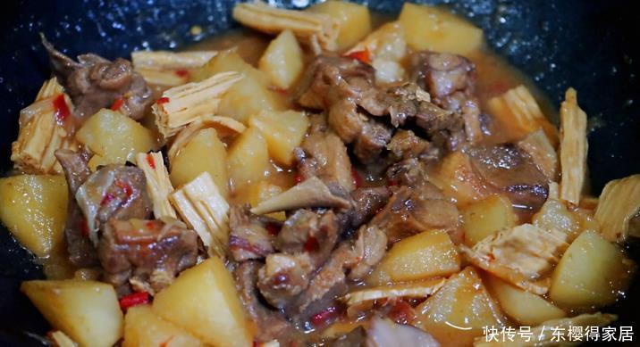 这两样食材搭配味道很赞,闻起来香,吃起来更香