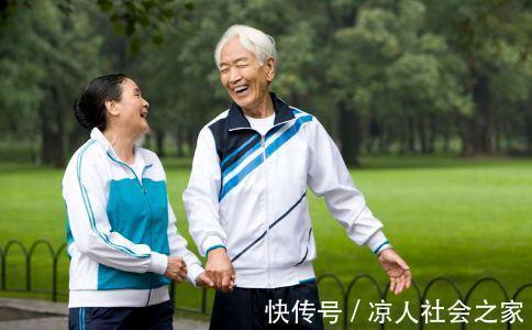 帕金森病|失眠会引起老年痴呆!医生忠告:50岁开始,睡前做好这5件事