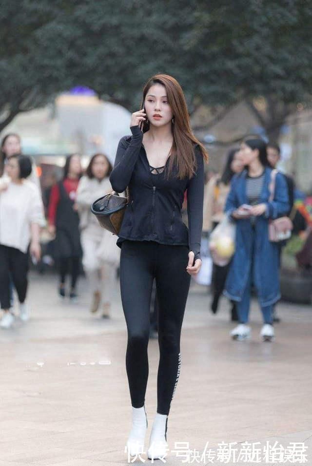 街拍|街拍性感可爱紧身打底裤女人,走在街上回头率十足的美女