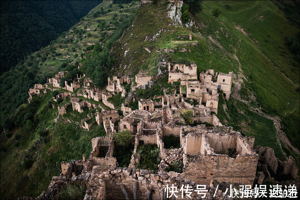 一夜之间|废弃的俄罗斯悬崖村：拥有数千年历史却已成废墟，多数人没听过它