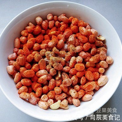 蛋粉|辣蛋粉粉烤花生的做法