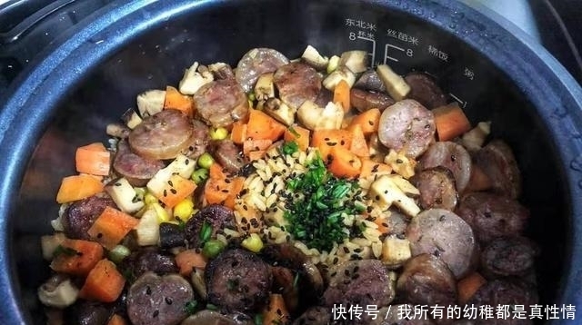 大人开工孩子开学,忙碌的生活最适合这样的懒人焖饭,一锅搞定