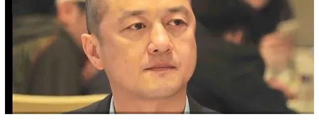 豪宅|李亚鹏又晒下厨视频,被冻结7千万后,49岁在豪宅院子种菜