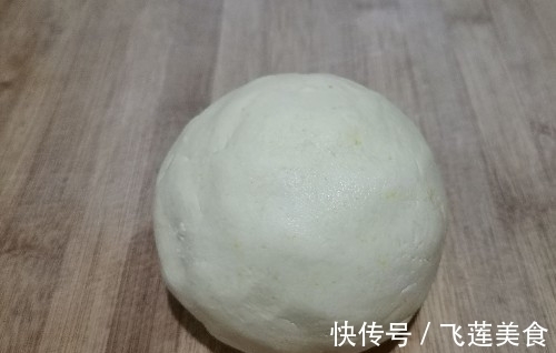 此零食老少皆宜，自己在家做，蒸一蒸10分钟搞定，再也不用买