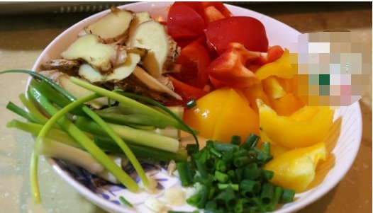 家人都爱吃这菜，贵是贵点，鲜香味美，煮一锅都不够吃