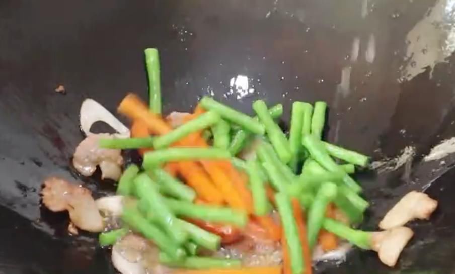 简单|孩子想吃炒面了,那就做一份吧,做法简单,鲜香美味,超好吃