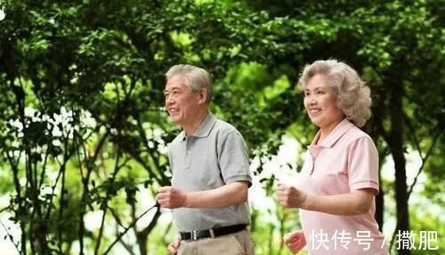 慢跑|老年人脑供血不足,3个动作有效改善,提高脑供血,大脑更健康