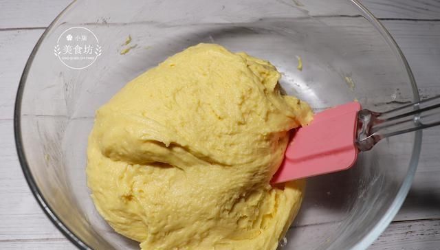 简单|玉米面新吃法,加2个鸡蛋,不蒸不烤,简单一做,出锅瞬间被抢光