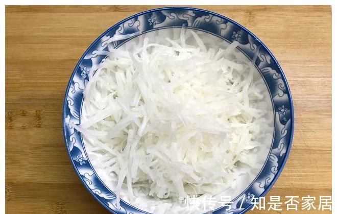 补气|带鱼最经典的家常做法，咸鲜入味，补气提鲜，看着就流口水