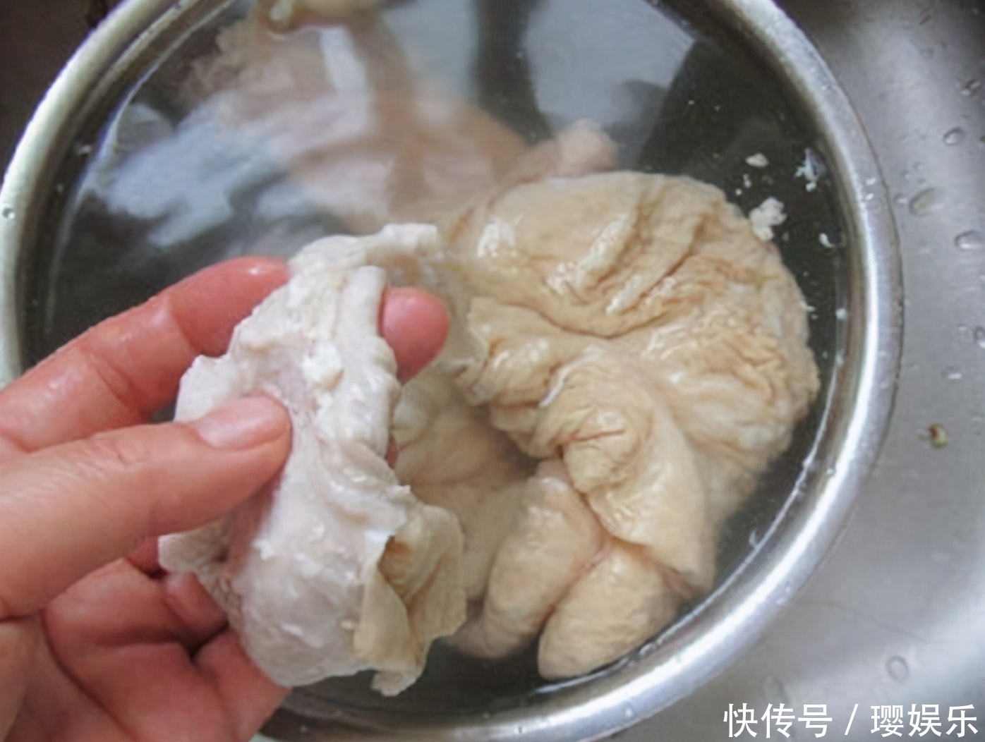 食用碱|洗大肠时,不用盐不用醋,换成这2样,10分钟洗干净,没腥臭味