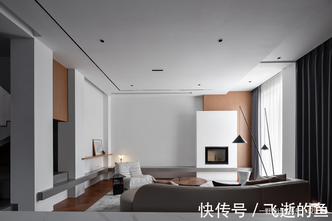 楼梯间|看400平米豪华别墅如何装修现代简约风