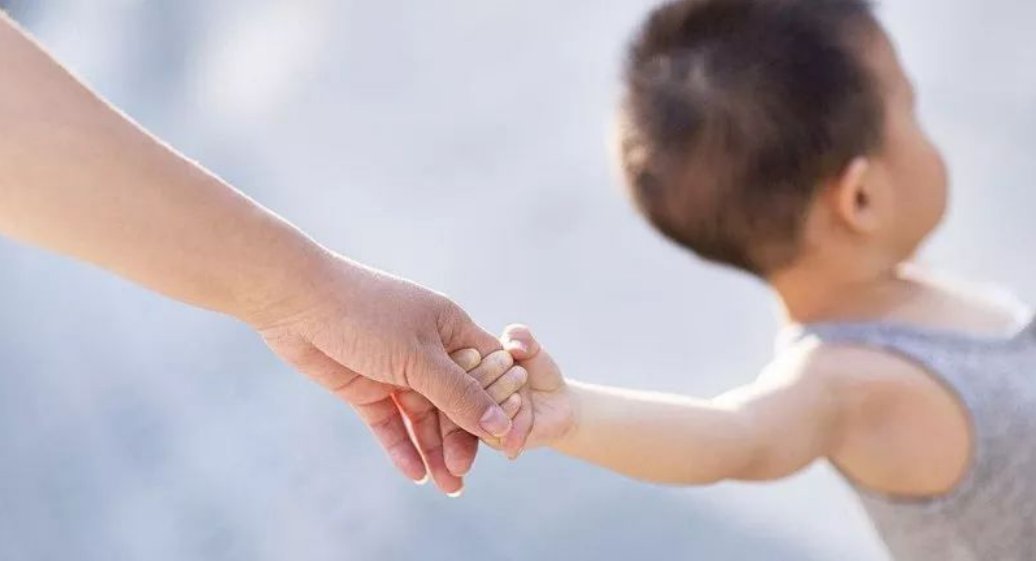 伤害|“妈妈,我想再玩10分钟”,这几种错误回答方式,对娃伤害很深