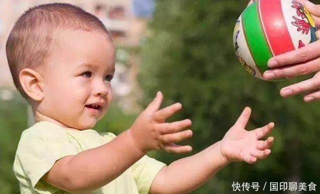 孩子|闺女翻到老爸“小金库”,宝妈看后笑翻了,宝爸:这小棉袄漏风