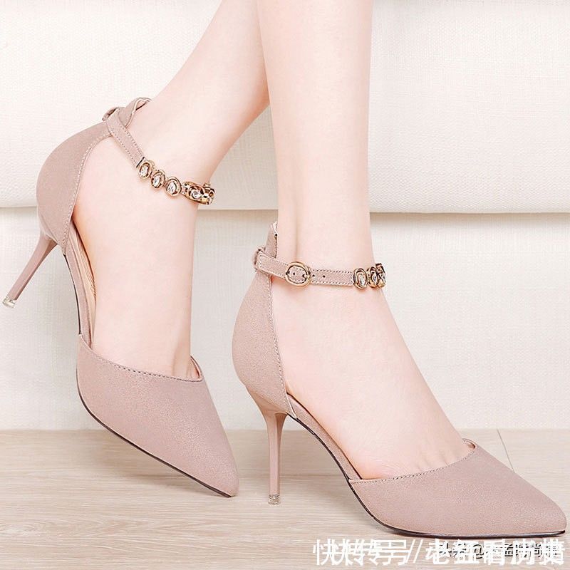 尖头 新款欧美风格尖头高跟鞋,设计有层次感,上脚有高档感