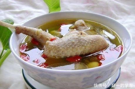 鸽子汤怎么炖才更好喝很多人弄错了,这样炖肉嫩不腥,又鲜又香