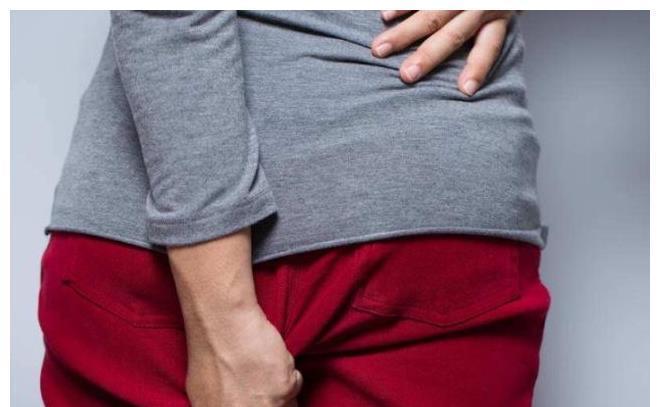 感觉|放屁时若出现这“感觉”,可能是“大肠癌”前兆,多数人容易忽略