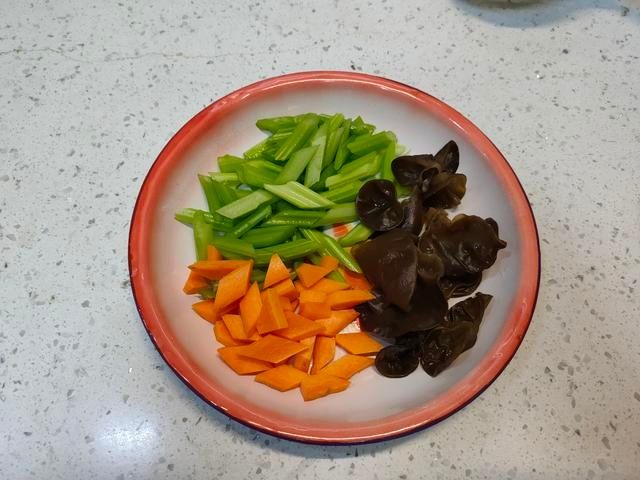 好吃|天气转凉，这道菜要常吃，高纤维高蛋白，营养好吃不长肉