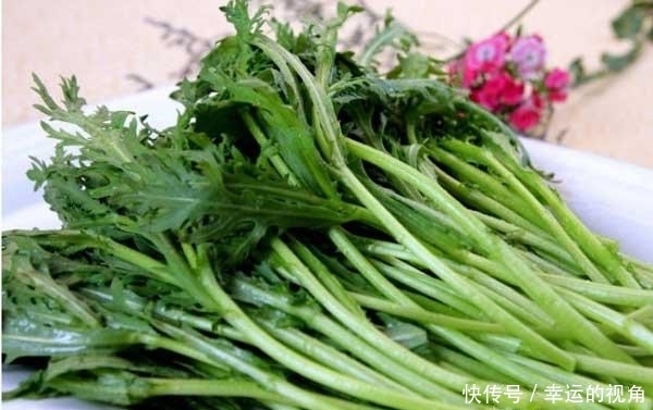 细腻|女性不想老的太快,常吃此菜,视力越来越好,皮肤细腻有弹性