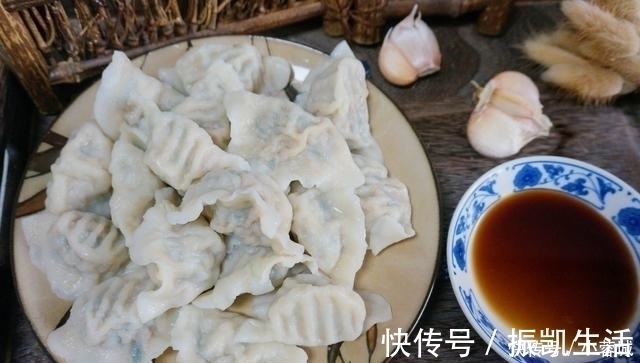 这个馅的饺子百吃不厌,我家每周都包一次,馅香味美,真好吃