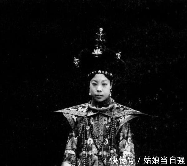 离婚|历史上唯一敢与皇帝离婚的皇妃,网友说她长得像一个人,还真像!