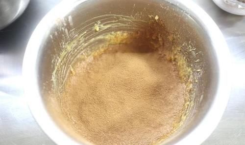橙皮|夏天想吃蛋糕别愁，2个鸡蛋做12个小蛋糕，15分钟出炉，省心快手