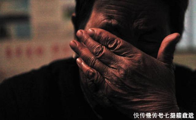 教育|奶奶维护挨打孙子,爸爸反问当年是你先动的手,打骂教育不可取