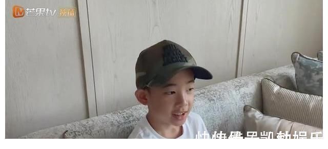 《披荆斩棘的哥哥》集体为陈小春庆生，应采儿空降，引起观众共鸣