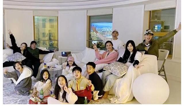 吳尊發(fā)博懷念感嘆爸爸去哪兒那時(shí)時(shí)光，網(wǎng)友：是爸爸去哪兒了？