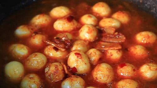 我家最爱的豆腐煲,揭盖香气扑鼻,边吃边炖太过瘾了,简单又美味