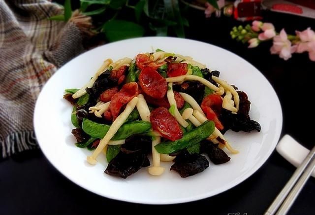 营养|这道小炒,材料普通又便宜,结合起来味道清香鲜美,营养丰富全面