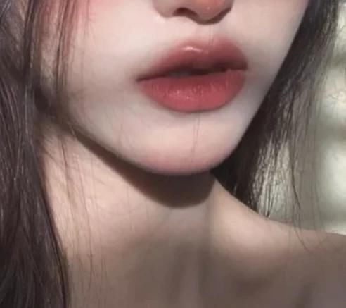 嘴唇|笑起来很甜的女生,嘴唇会有“3特征”,中一条天生“美人坯子”