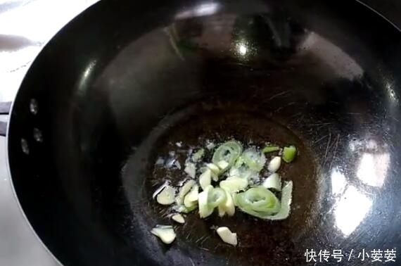 好吃|一道非常好吃又下饭的素菜,鲜香美味多汁,家常菜必备之一