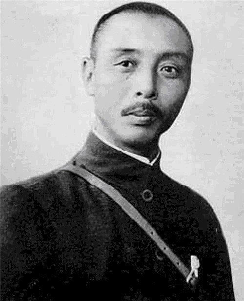 偶遇|溥仪晚年在故宫偶遇一老头,脸色顿时一变,老头:别怕,不杀你