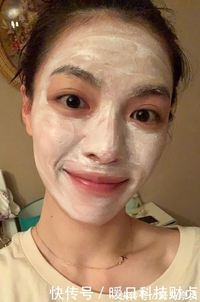 面膜|女生敷面膜时,尽量少犯这3个“错误”!不然毛孔容易变大