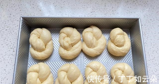 布料|吃了几十年面食,这种特色美食还是第一次吃,制作方法太绝了!