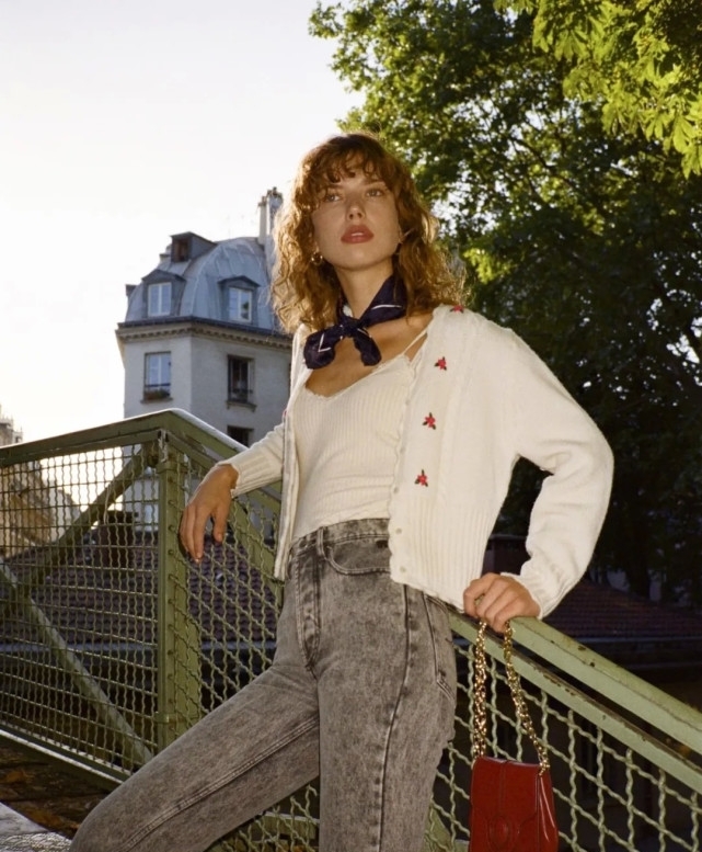 针织开衫过时？这三款简直不要太时髦