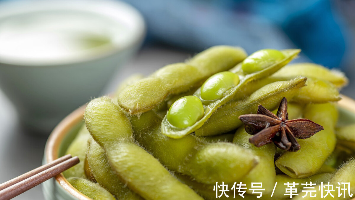 发黄|煮毛豆时,牢记3个小技巧,毛豆翠绿好吃,不发黄还特别入味