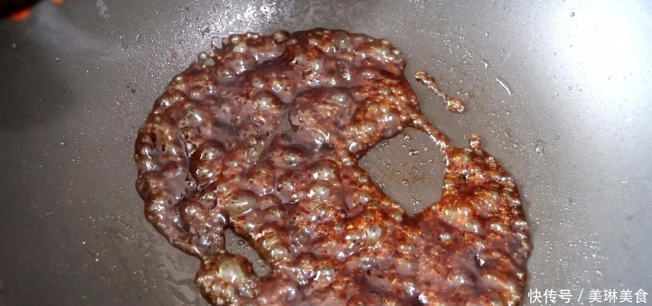 教你做抓炒大虾,虾肉一点也不老,外酥里嫩,包裹着酸甜咸的酱汁