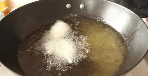 干炸|想吃“干炸小白条”别出去买了,大厨教你在家做,焦香酥脆吃过瘾