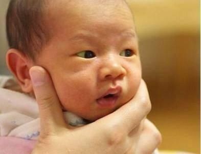 怀孕期间|要想宝宝生下来皮肤白皙不长黄疸,孕妈怀孕期间应注意些什么呢