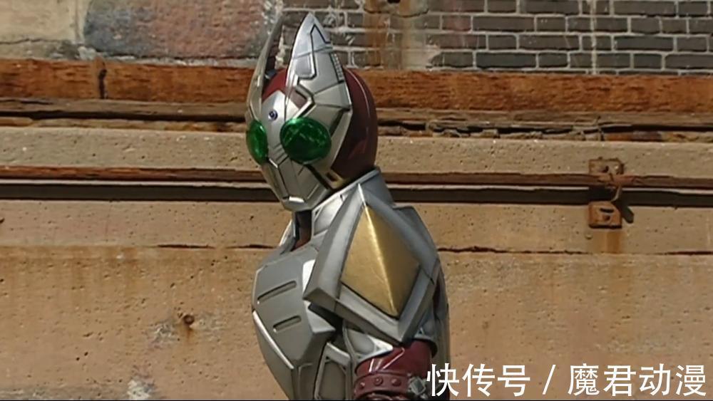 种族|假面骑士剑:1万年前的种族之战,人类不死兽是如何获胜的?