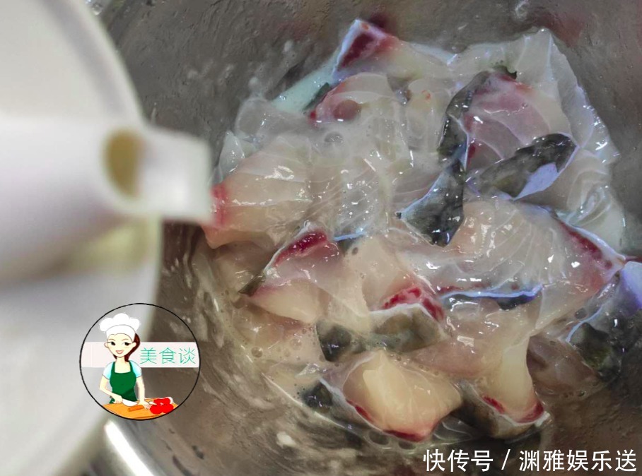 鱼肉|鱼肉此做法,不蒸不炖,5分钟上桌,又嫩又滑,实在是太鲜美了!