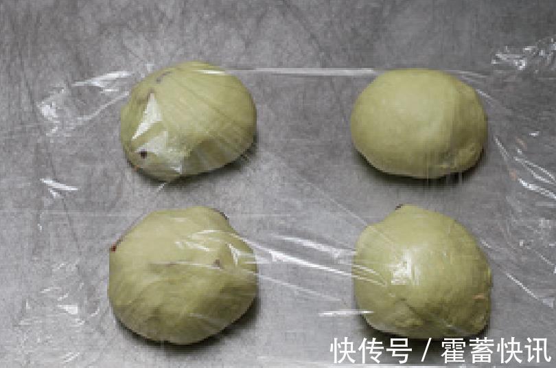 栗子|劳动节来一份淡雅抹茶绿,日式风味的抹茶栗子面包,早餐新选择