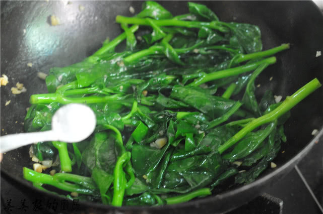 木耳菜|“天然褪黑素”终于被找到,美白祛斑,入秋多吃哦,40岁也很美