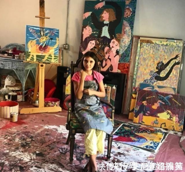 真人#11岁小女生用真人画画,盯着画看10秒钟,画中的人都会动