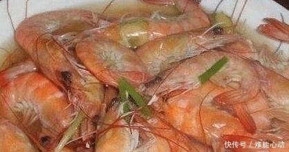 大虾|水煮虾时,有人放盐有人放醋,都不对,应该加点它,虾肉鲜嫩无腥味