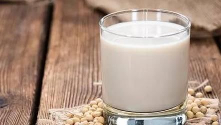 配料表|2种“牛奶”再便宜也别买,已列入黑名单,很多人成箱往家买