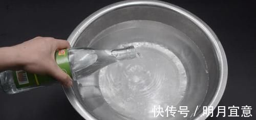 拖鞋|拖鞋穿久了污垢不好洗?一个简单的方法,洗完的拖鞋立马焕然一新